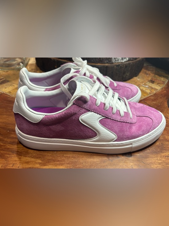 Skechers Shoes - Skechers Court & Classics Arch Fit-Legend  Used Excellent C Size 8.5  Women’s